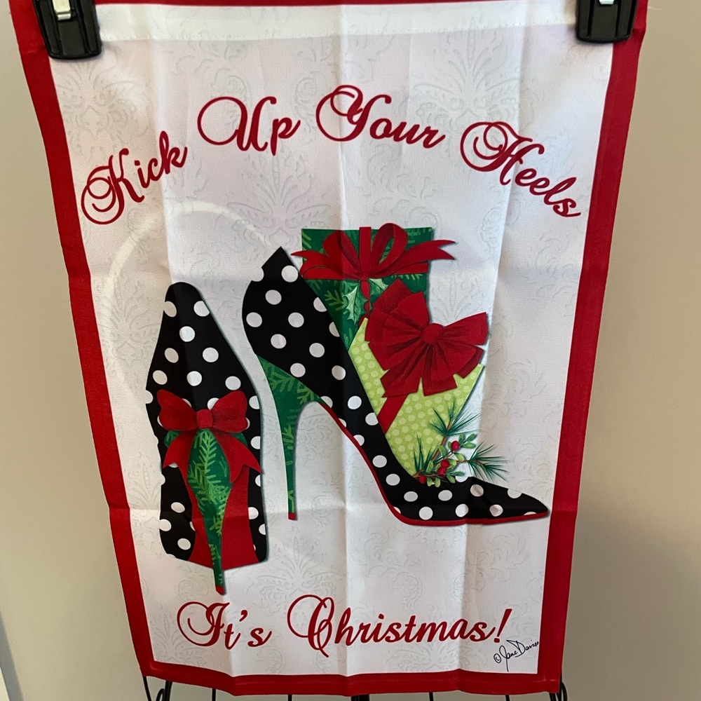 Garden Flag, Christmas. Kick Up Your Heels  Brand New. #1036